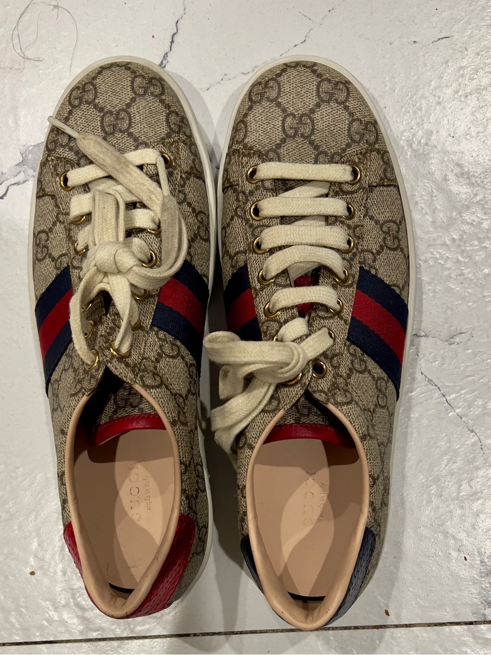 Gucci women’s Ace GG Supreme Sneaker - Picture 4 of 10